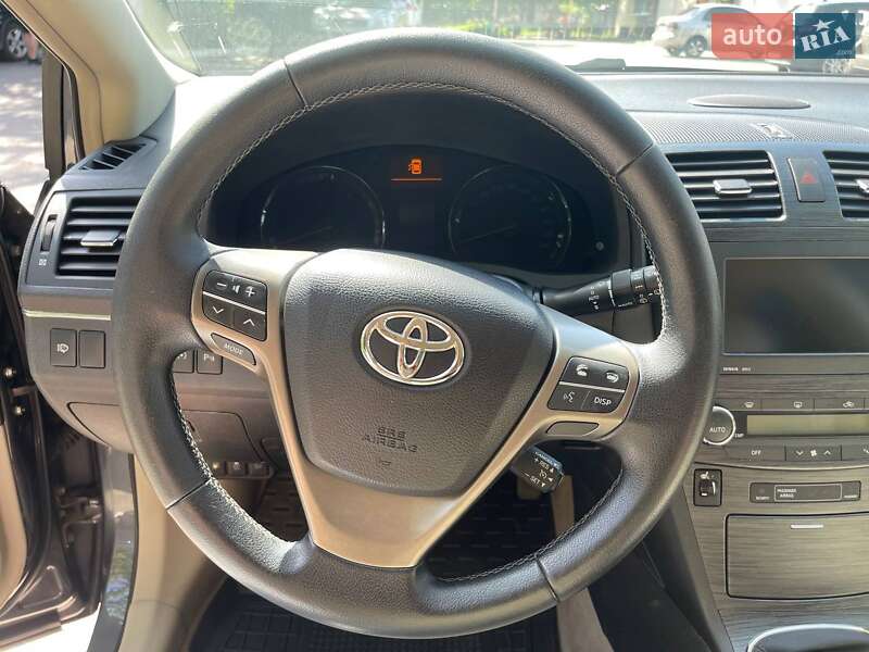Универсал Toyota Avensis 2008 в Чернигове