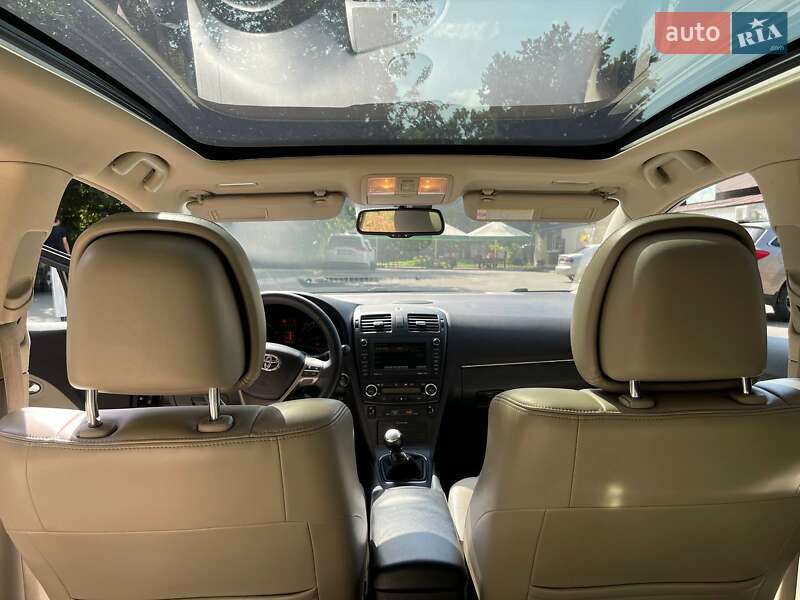 Универсал Toyota Avensis 2008 в Чернигове