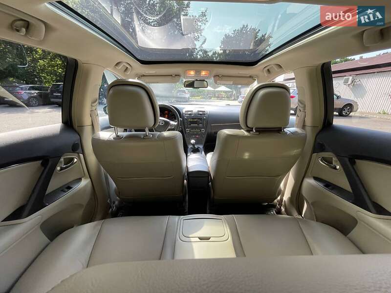 Универсал Toyota Avensis 2008 в Чернигове