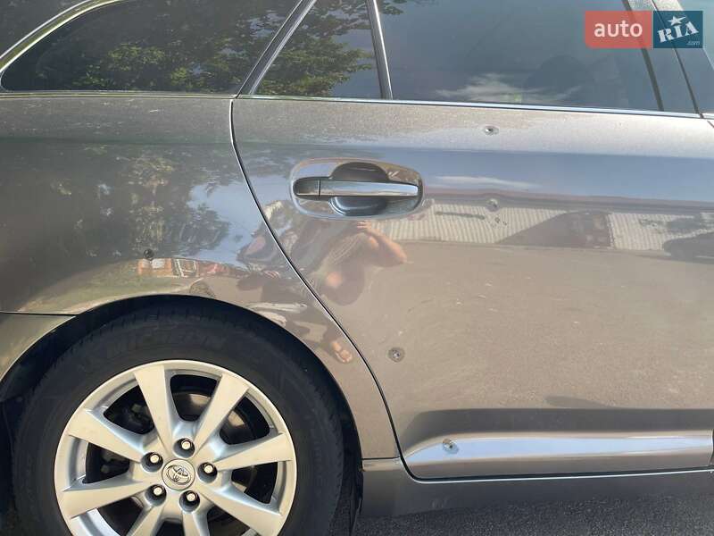 Универсал Toyota Avensis 2008 в Чернигове