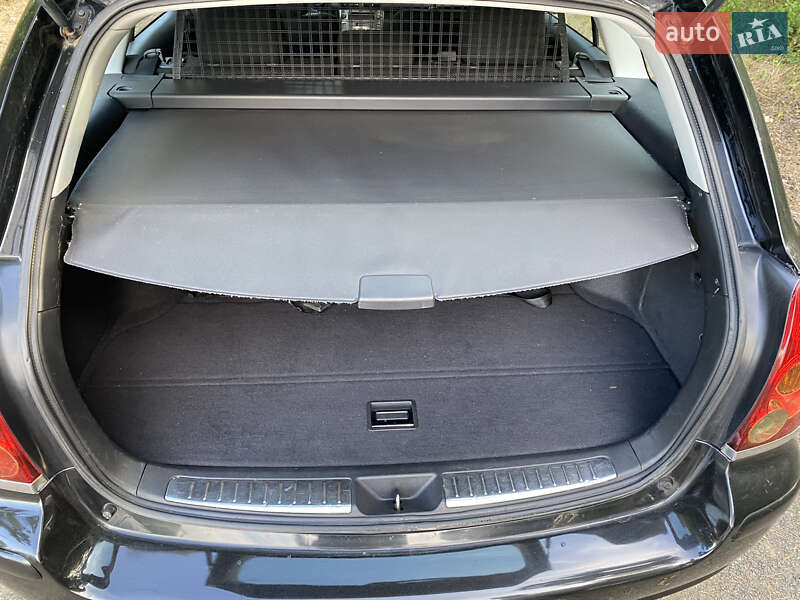 Універсал Toyota Avensis 2004 в Гайвороні