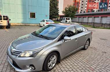 Седан Toyota Avensis 2012 в 