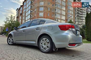 Седан Toyota Avensis 2012 в 