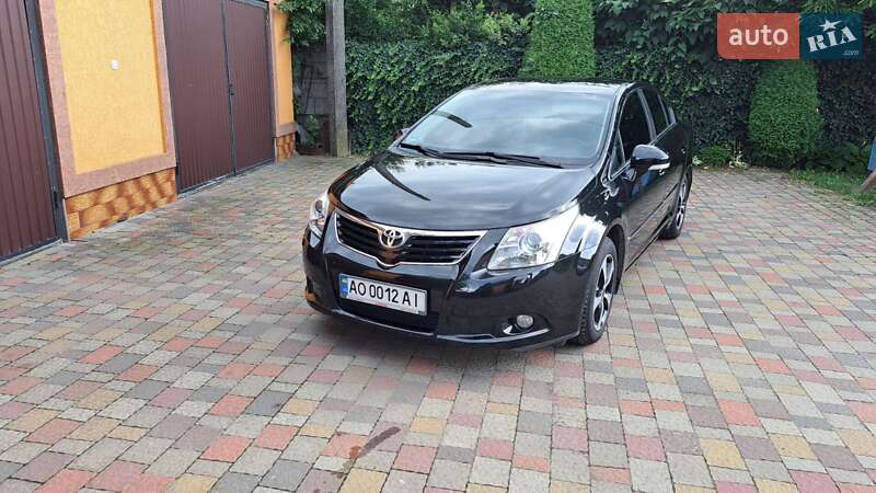 Седан Toyota Avensis 2009 в Мукачевому