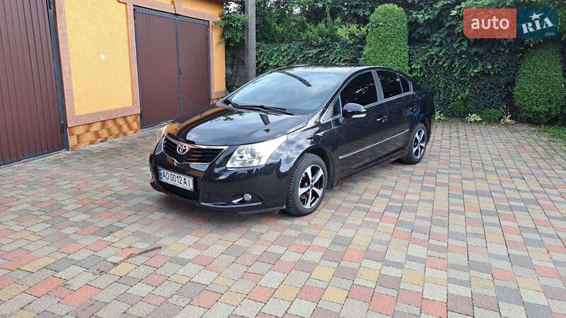 Седан Toyota Avensis 2009 в Мукачевому