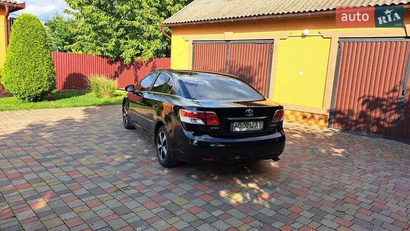 Седан Toyota Avensis 2009 в Мукачевому