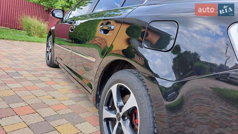 Седан Toyota Avensis 2009 в Мукачевому