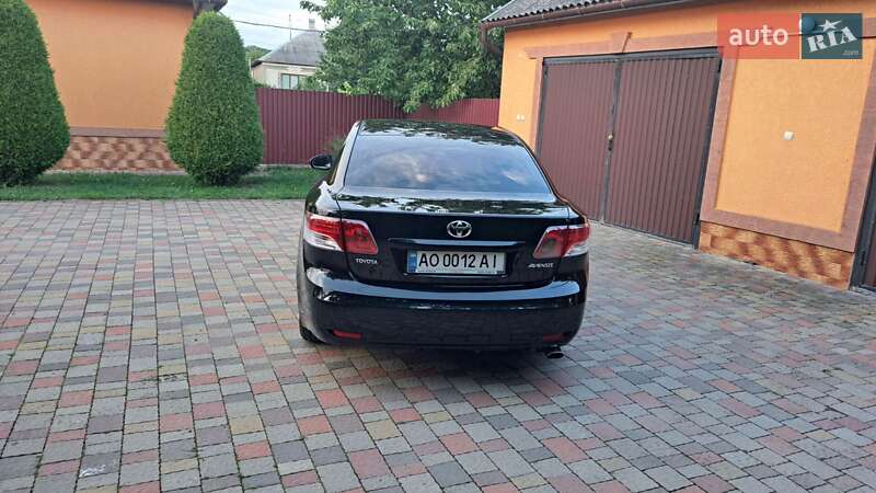 Седан Toyota Avensis 2009 в Мукачевому