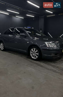 Седан Toyota Avensis 2006 в 