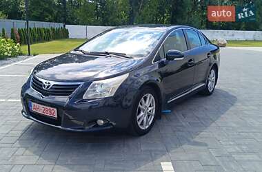 Седан Toyota Avensis 2010 в Луцке