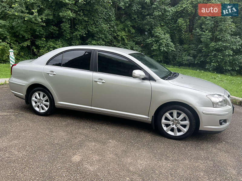Седан Toyota Avensis 2008 в Трускавце