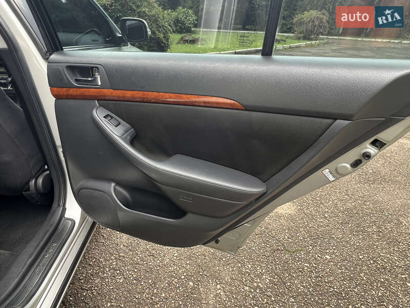 Седан Toyota Avensis 2008 в Трускавце