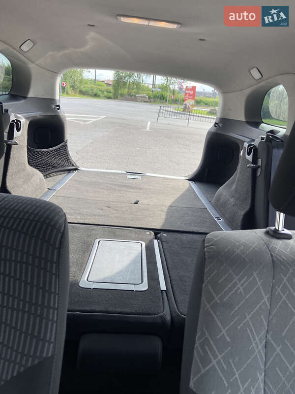 Универсал Toyota Avensis 2010 в Львове