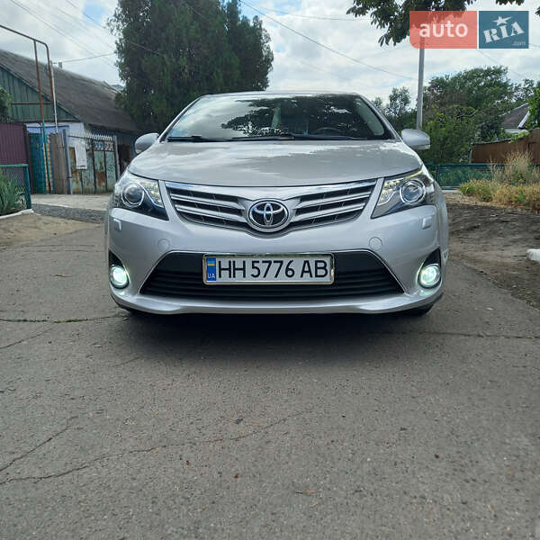 Седан Toyota Avensis 2012 в Одесі