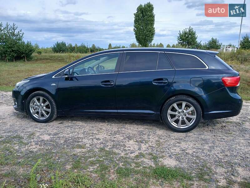 Універсал Toyota Avensis 2012 в Вараші