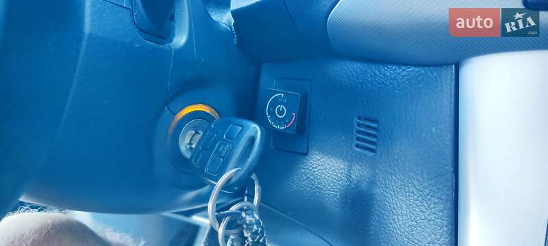 Седан Toyota Avensis 2006 в Одессе