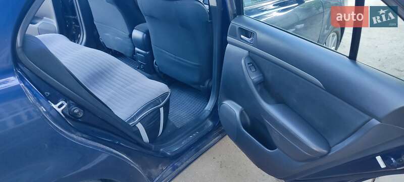 Седан Toyota Avensis 2006 в Одессе