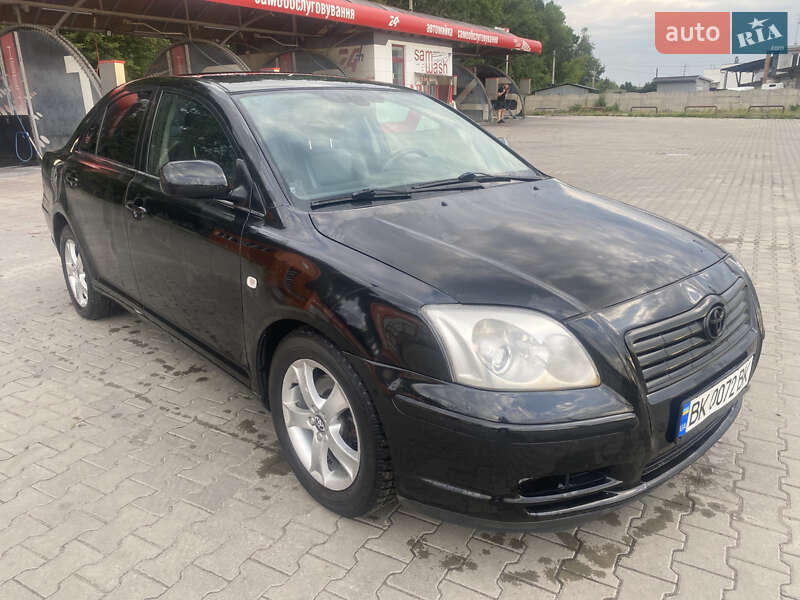 Седан Toyota Avensis 2005 в Луцке