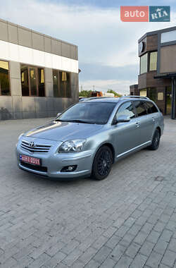 Універсал Toyota Avensis 2008 в Рівному