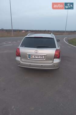 Универсал Toyota Avensis 2006 в Новояворовске