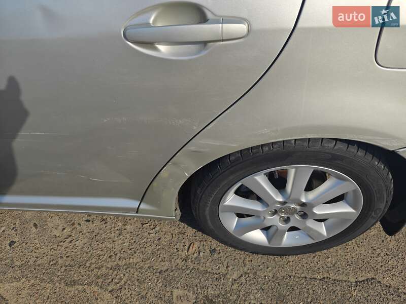Toyota Avensis 2005