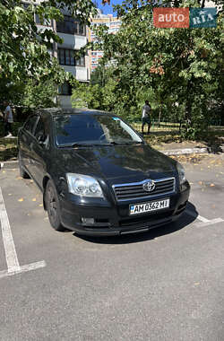 Седан Toyota Avensis 2004 в Киеве
