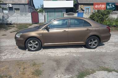 Ліфтбек Toyota Avensis 2003 в Кам'янському
