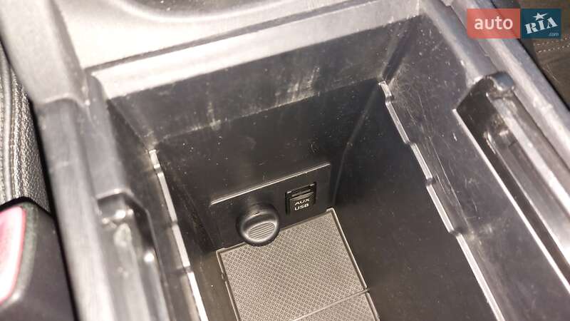 Седан Toyota Avensis 2012 в Львове