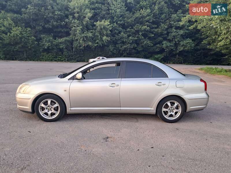 Седан Toyota Avensis 2006 в Виннице