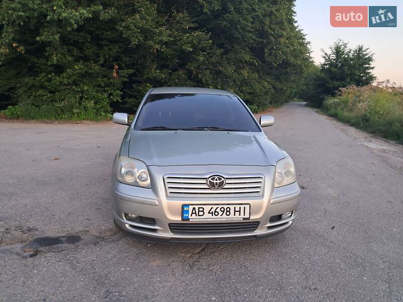 Седан Toyota Avensis 2006 в Виннице