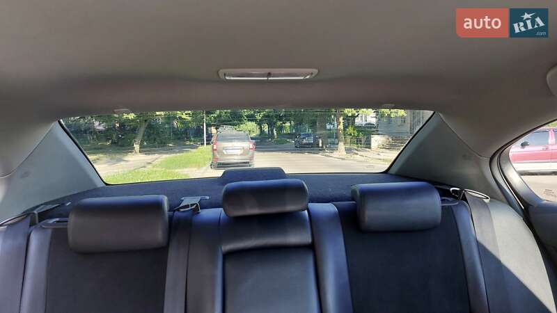 Седан Toyota Avensis 2012 в Львове