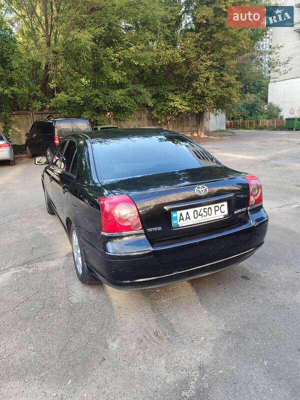 Седан Toyota Avensis 2007 в Киеве
