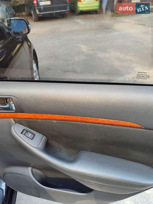 Седан Toyota Avensis 2007 в Киеве