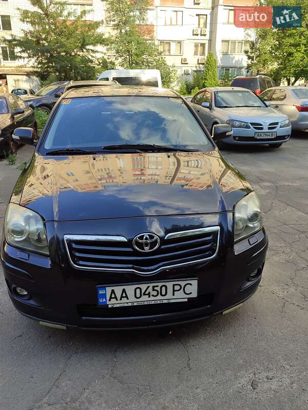 Седан Toyota Avensis 2007 в Киеве