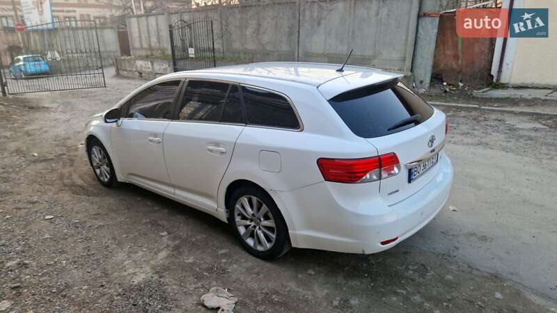 Универсал Toyota Avensis 2013 в Тернополе