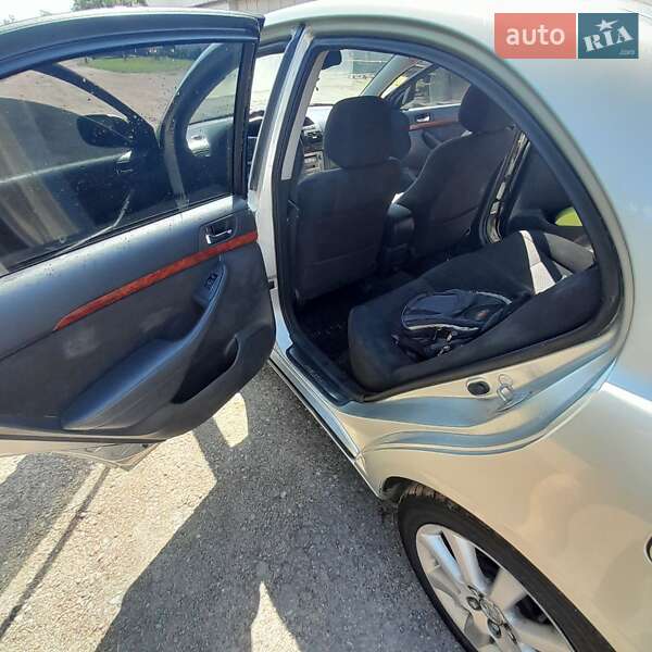 Седан Toyota Avensis 2003 в Києві