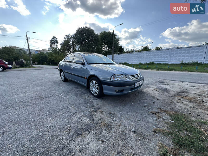 Седан Toyota Avensis 2001 в Киеве фото 7 Седан Toyota Avensis 2001 в Киеве