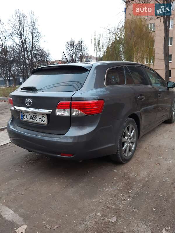 Універсал Toyota Avensis 2012 в Кам'янець-Подільському фото 2 Універсал Toyota Avensis 2012 в Кам'янець-Подільському