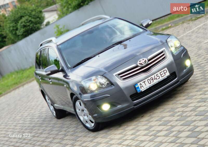 Универсал Toyota Avensis 2006 в Ивано-Франковске