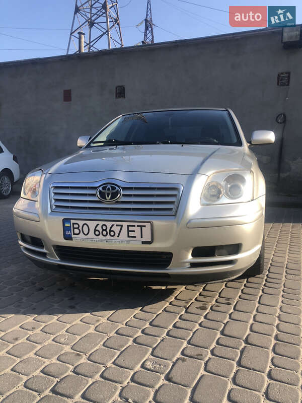 Седан Toyota Avensis 2005 в Тернополе