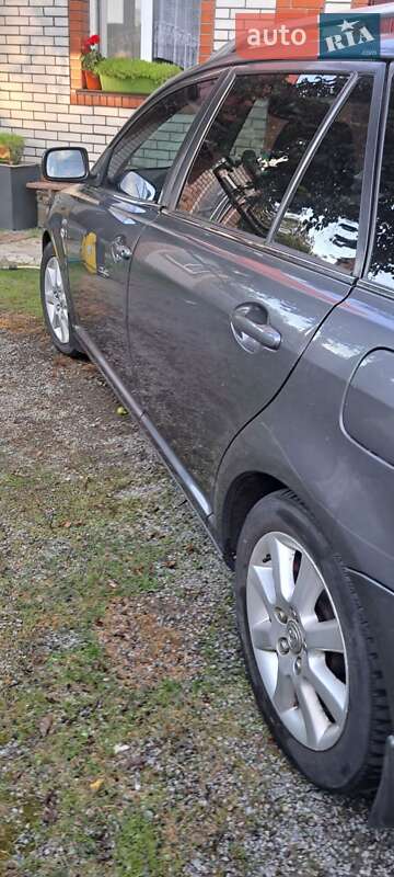 Универсал Toyota Avensis 2005 в Звягеле фото 3 Универсал Toyota Avensis 2005 в Звягеле