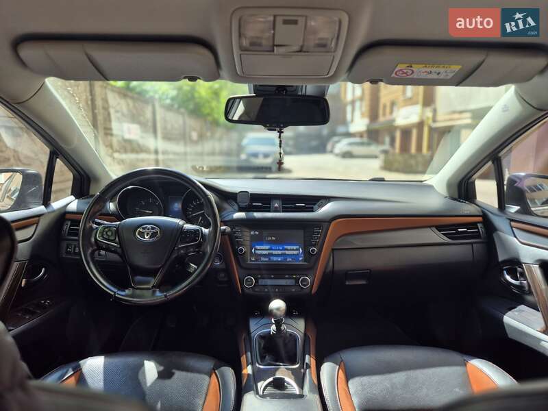 Универсал Toyota Avensis 2016 в Ивано-Франковске