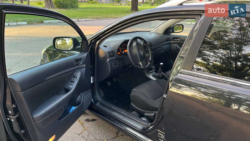 Универсал Toyota Avensis 2006 в Кременчуге