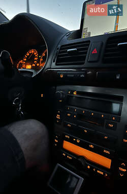 Лифтбек Toyota Avensis 2004 в Кривом Роге