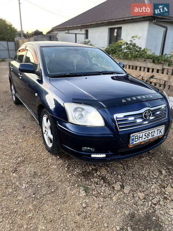 Седан Toyota Avensis 2004 в Одессе