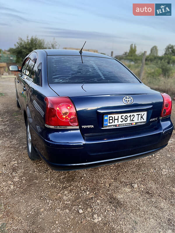 Седан Toyota Avensis 2004 в Одессе