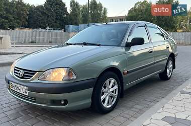 Ліфтбек Toyota Avensis 2000 в Одесі