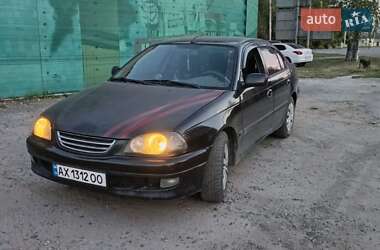 Седан Toyota Avensis 1999 в Дніпрі
