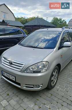 Минивэн Toyota Avensis 2001 в Любомле
