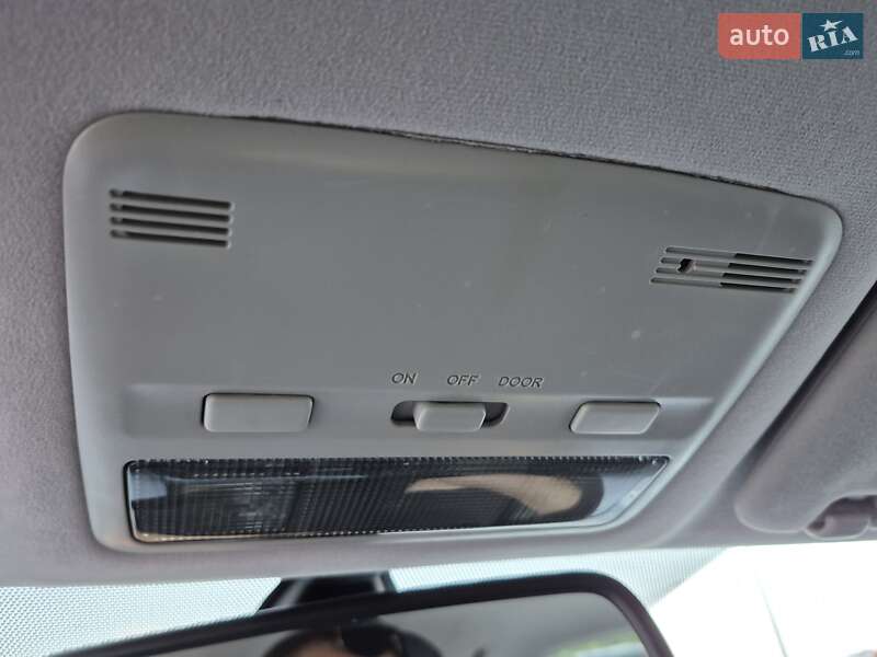 Универсал Toyota Avensis 2003 в Одессе